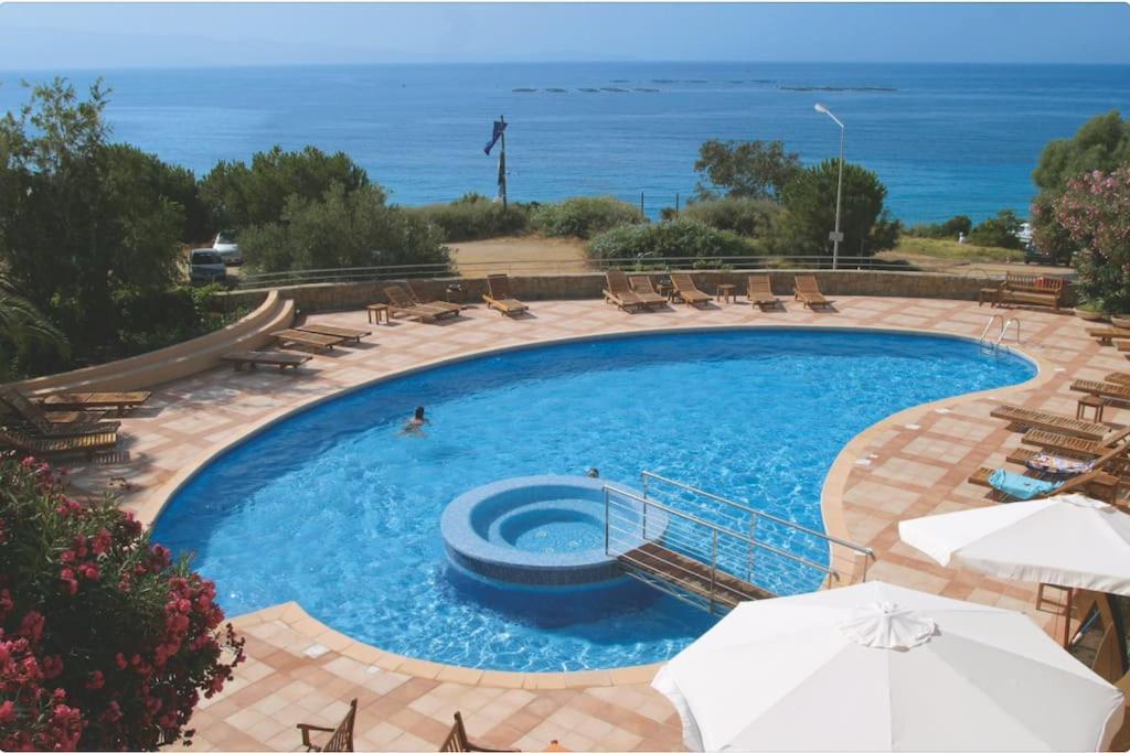F2 Vue Mer Dans Residence Avec Piscine Ajaccio  Ngoại thất bức ảnh